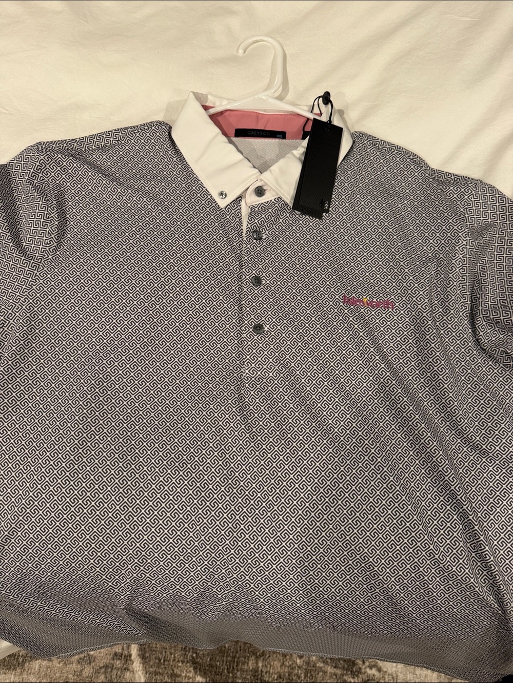 NWT isleworth Greyson mens Geometric Print Polo Shirt - White Collar, Navy Patte